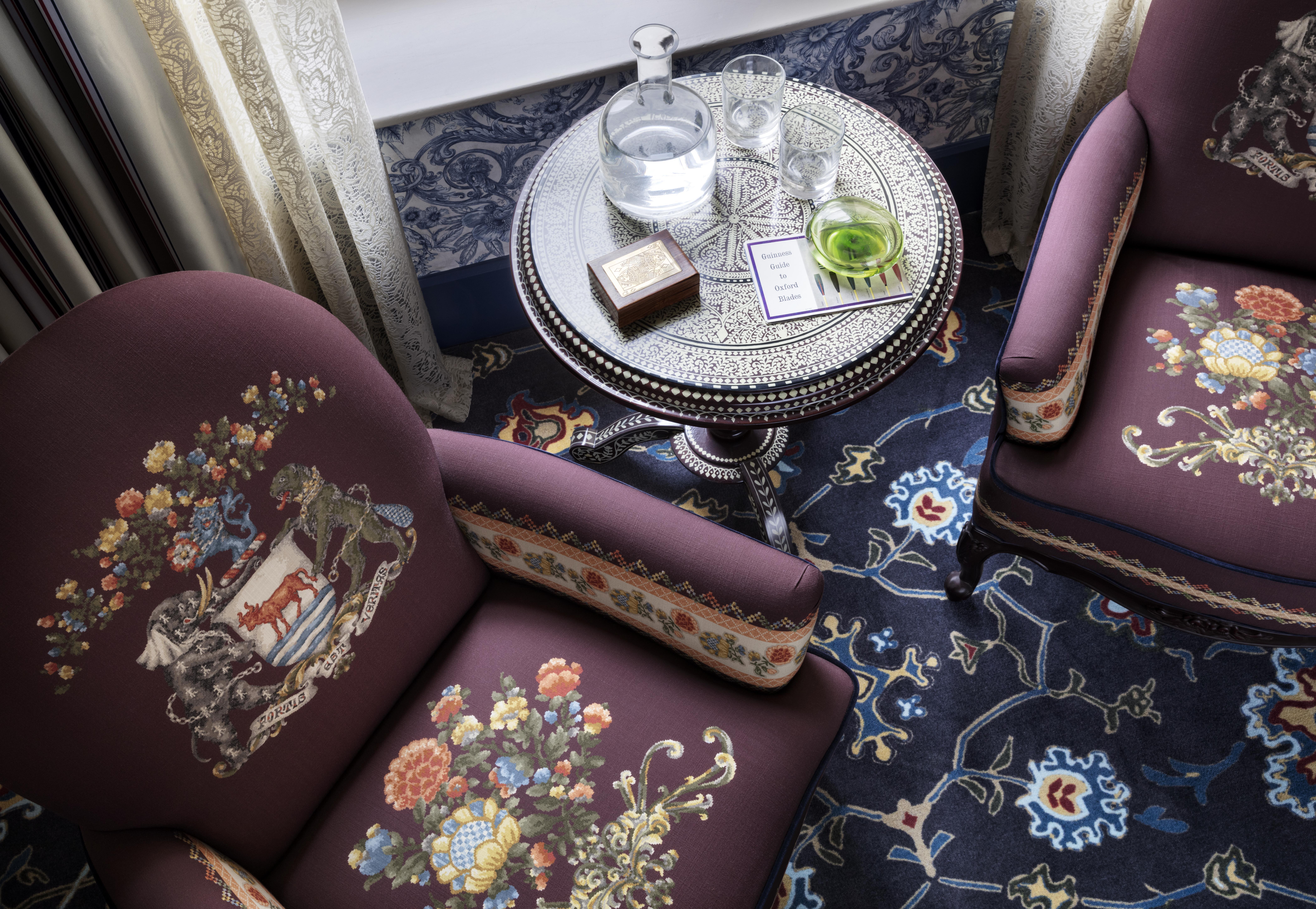 The Randolph Hotel Oxford, A Graduate By Hilton Hotel Kültér fotó A carpet in a living room