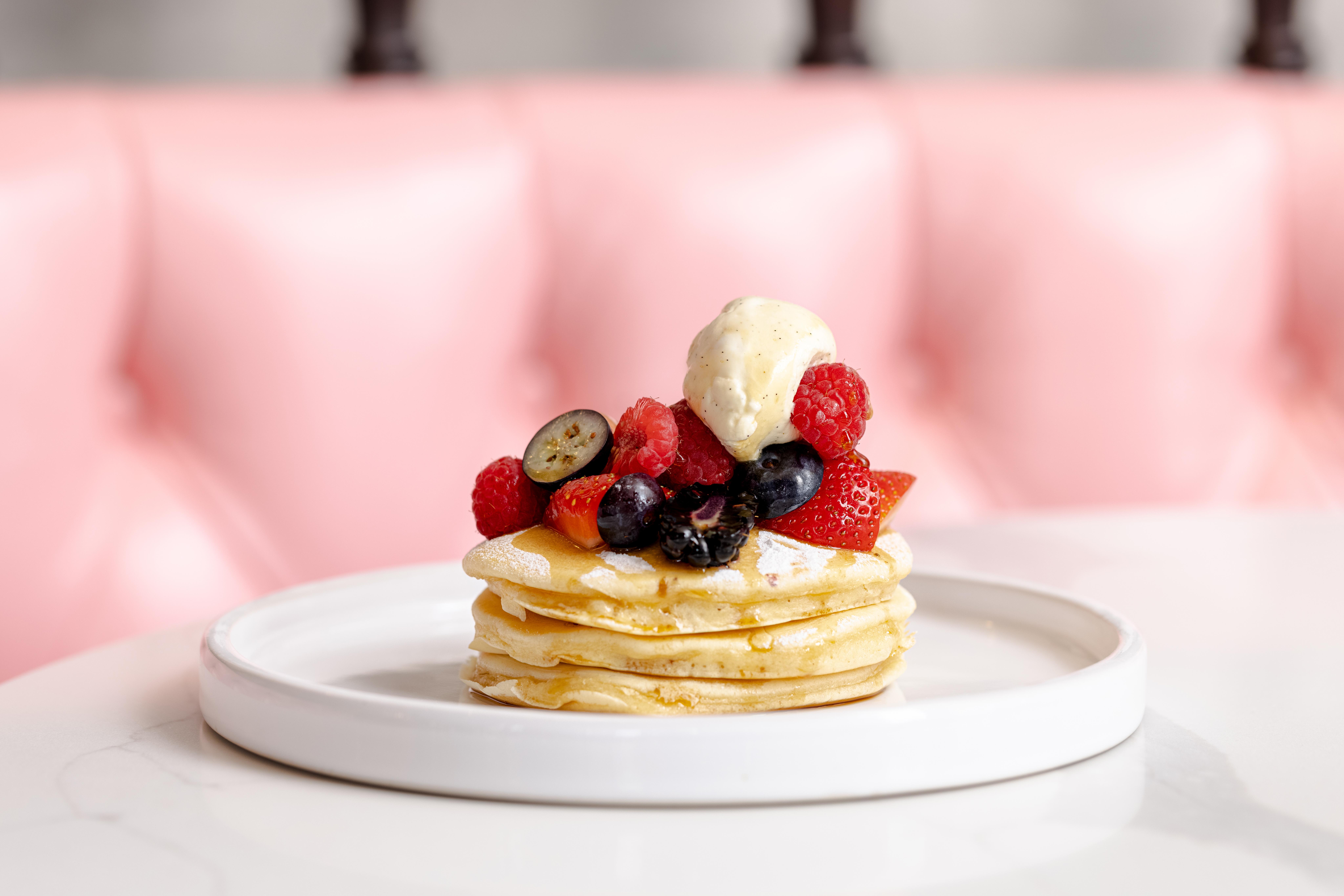The Randolph Hotel Oxford, A Graduate By Hilton Hotel Kültér fotó Pancakes with fruit